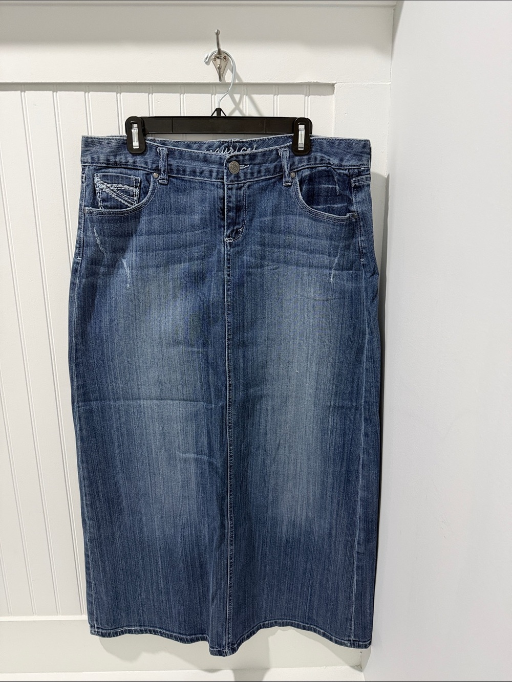 Maurice’s Women’s Blue Denim Maxi Skirt - Classic Midwash Jeans Style. Size13/14